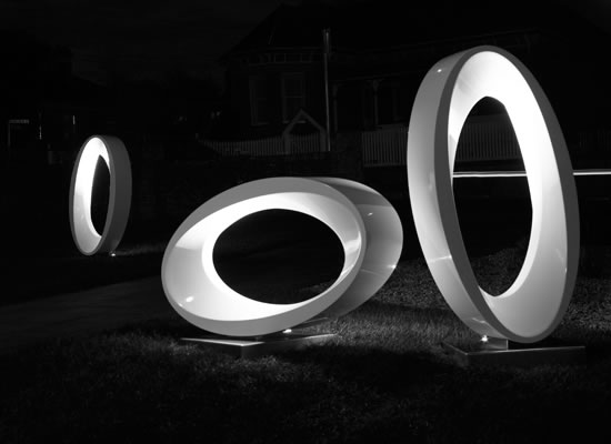 Curva Installation, Fibreglass, 2-pak polyurethane, stainless steel, LED lights, 1000 × 530 × 200mm, 2007